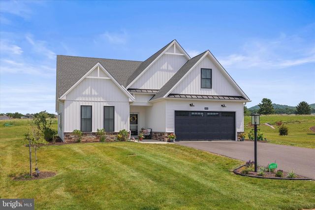 4633 RANGE RUNNER DR, Fayetteville, PA 17222