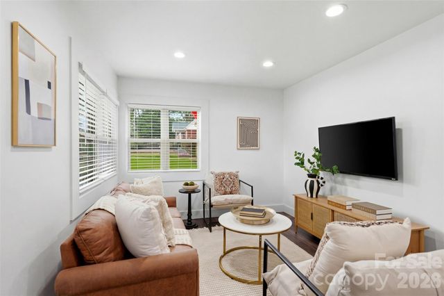 1642 Washington Avenue, Charlotte, NC 28216