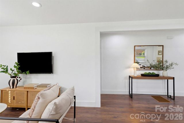 1642 Washington Avenue, Charlotte, NC 28216