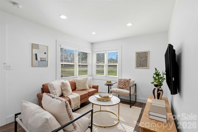 1642 Washington Avenue, Charlotte, NC 28216