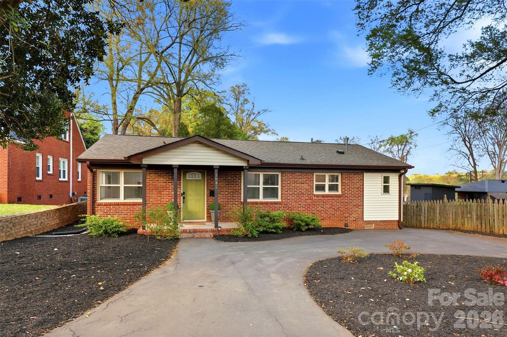 1642 Washington Avenue, Charlotte, NC 28216