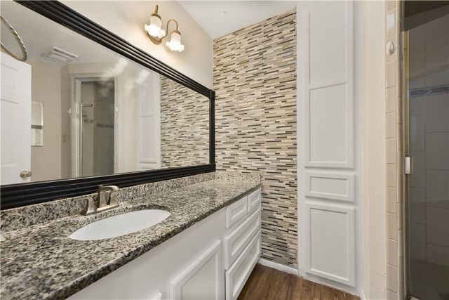 4530 Snead Dr, Corpus Christi, TX 78413
