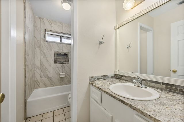 4530 Snead Dr, Corpus Christi, TX 78413