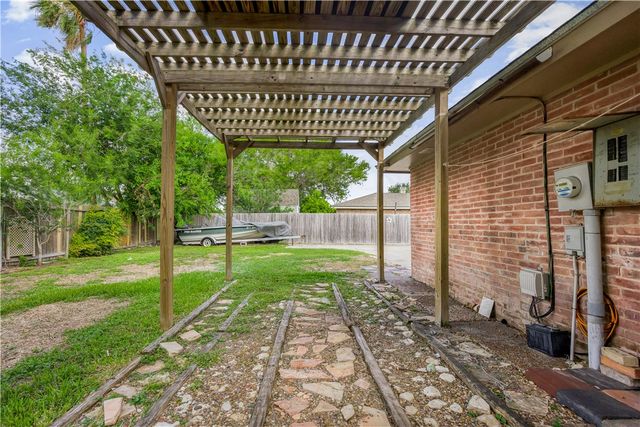 4530 Snead Dr, Corpus Christi, TX 78413