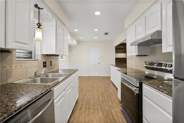 4530 Snead Dr, Corpus Christi, TX 78413