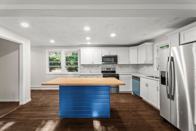 27 Woodland Drive, Salem, CT 06420