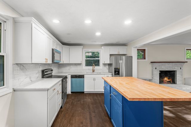 27 Woodland Drive, Salem, CT 06420