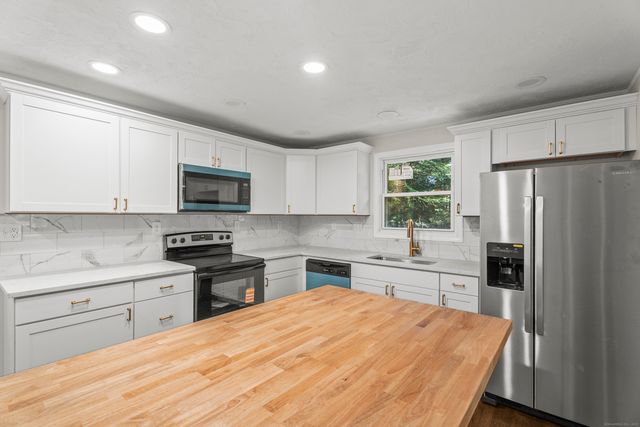 27 Woodland Drive, Salem, CT 06420