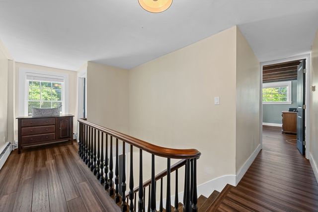 11 Old Cmn, Millbury, MA 01527
