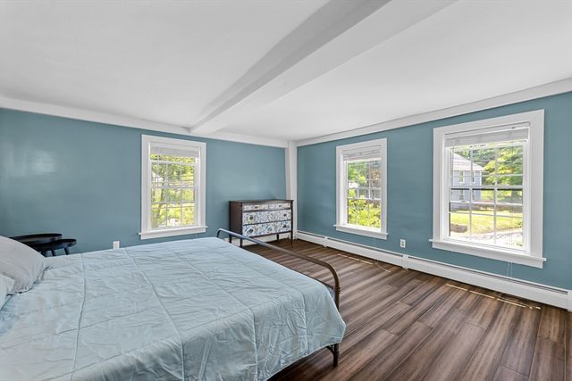 11 Old Cmn, Millbury, MA 01527