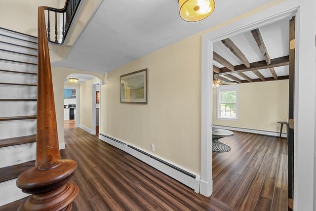 11 Old Cmn, Millbury, MA 01527