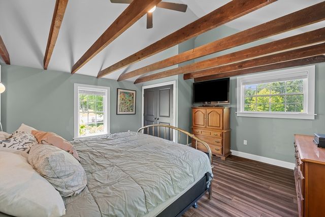 11 Old Cmn, Millbury, MA 01527