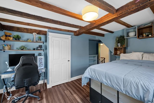 11 Old Cmn, Millbury, MA 01527