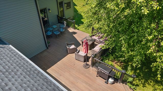 11 Old Cmn, Millbury, MA 01527