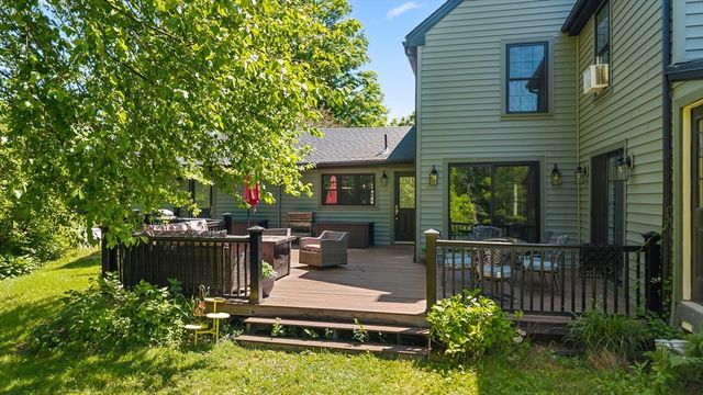 11 Old Cmn, Millbury, MA 01527