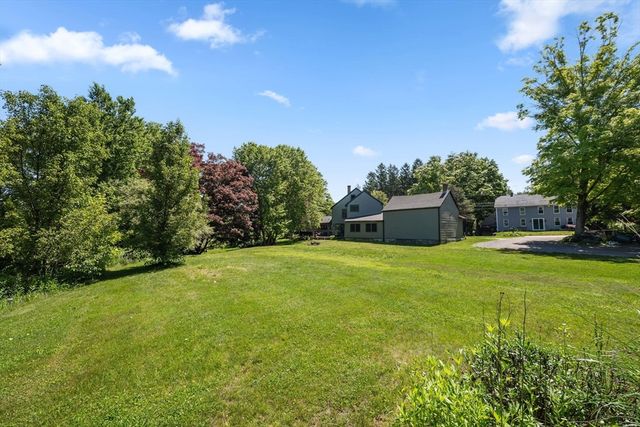 11 Old Cmn, Millbury, MA 01527