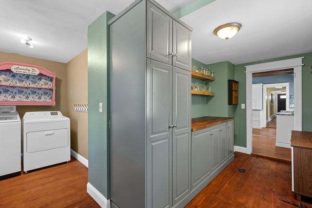 11 Old Cmn, Millbury, MA 01527
