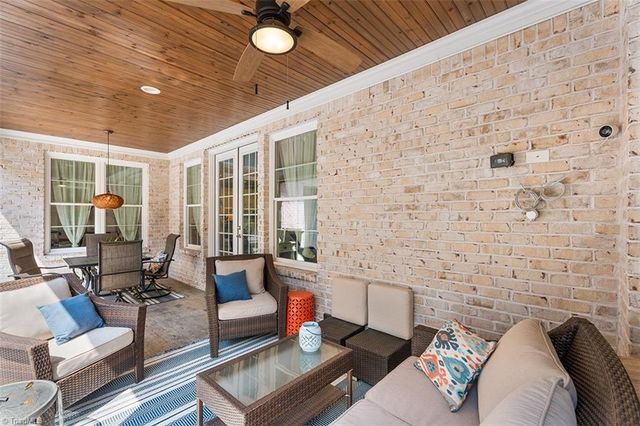 5405 Briardenn Court, Summerfield, NC 27358