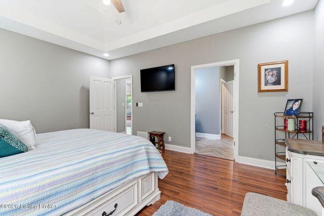 2718 Windsor Forest Dr, Louisville, KY 40272