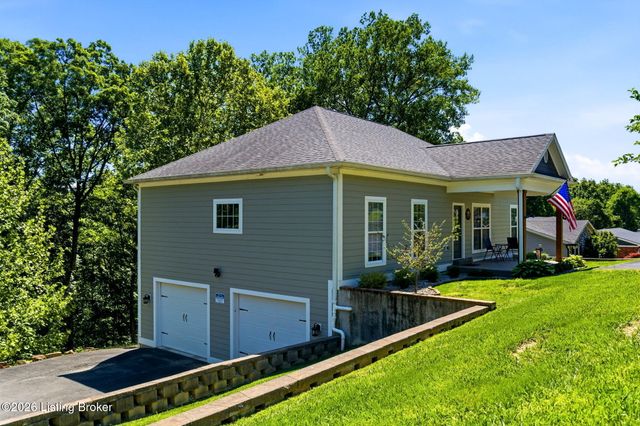 2718 Windsor Forest Dr, Louisville, KY 40272