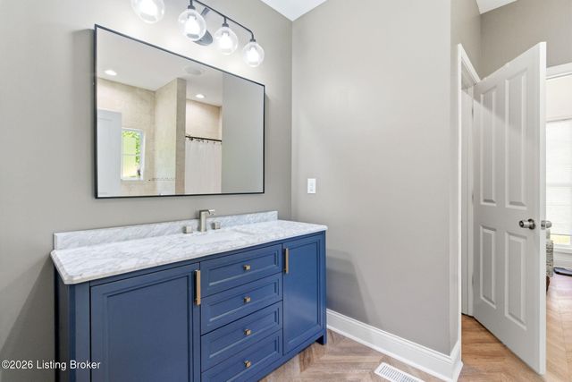 2718 Windsor Forest Dr, Louisville, KY 40272