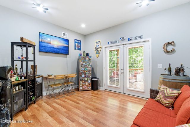 2718 Windsor Forest Dr, Louisville, KY 40272