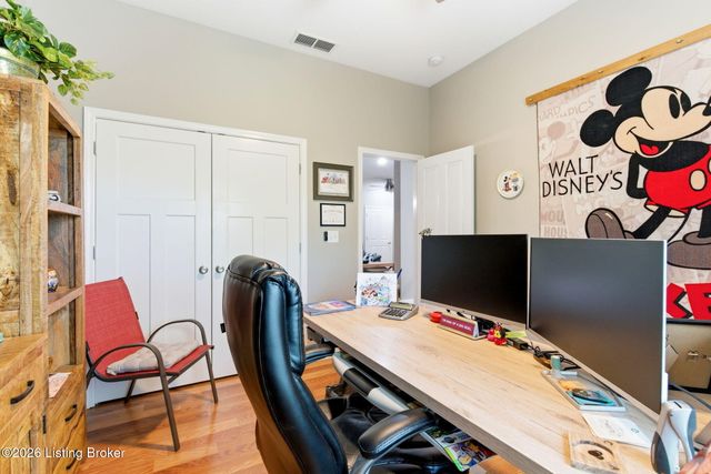 2718 Windsor Forest Dr, Louisville, KY 40272