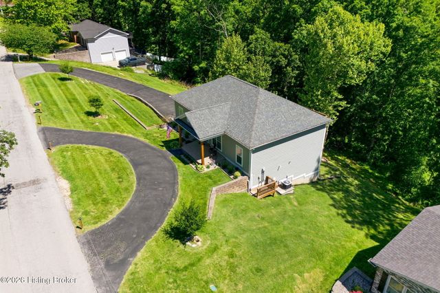2718 Windsor Forest Dr, Louisville, KY 40272