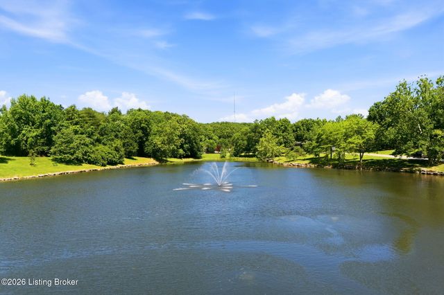 2718 Windsor Forest Dr, Louisville, KY 40272