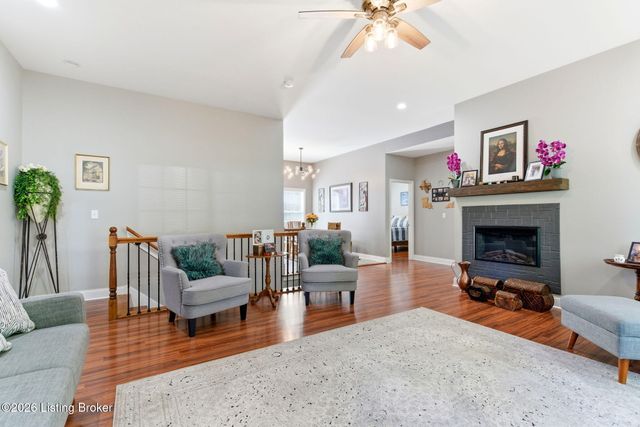 2718 Windsor Forest Dr, Louisville, KY 40272