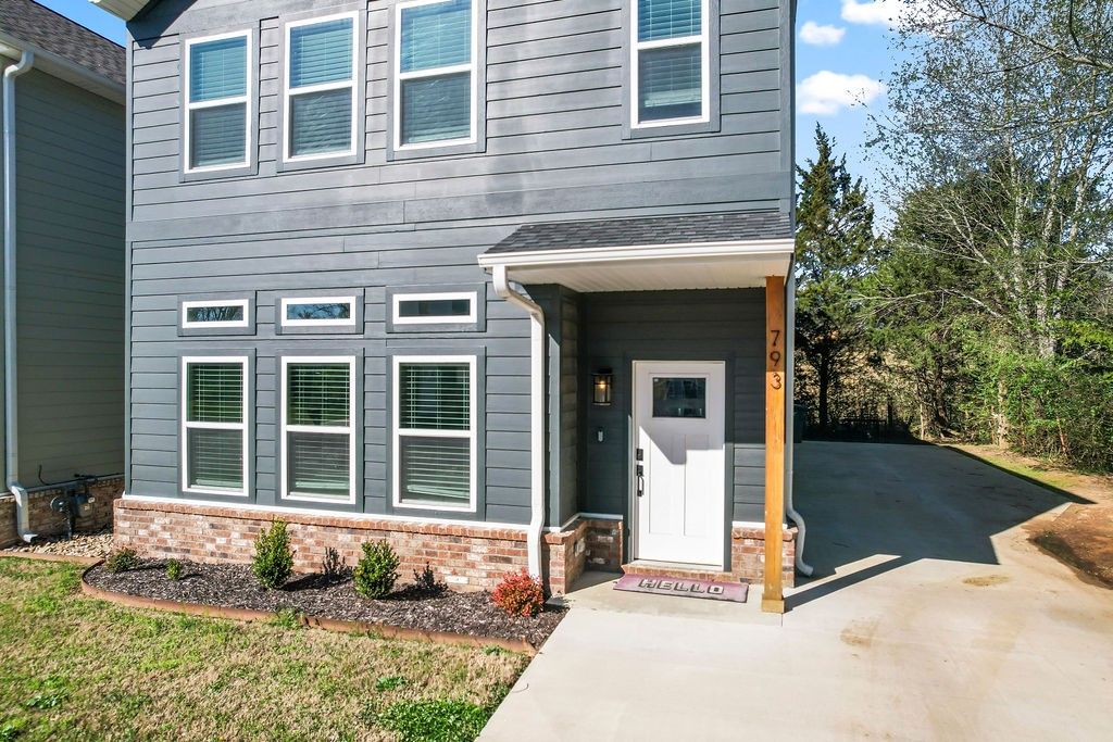 793 S Jagger Lane, Fayetteville, AR 72701