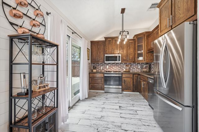 1453 Hampton Road, Grapevine, TX 76051