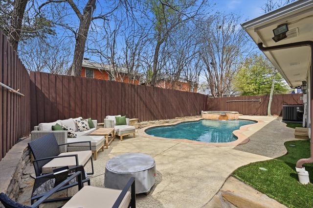 1453 Hampton Road, Grapevine, TX 76051