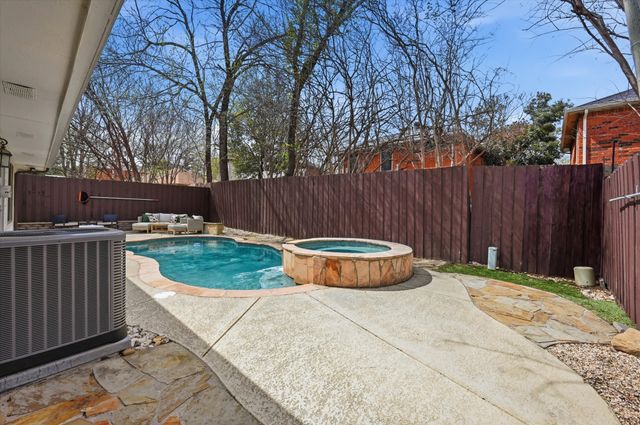 1453 Hampton Road, Grapevine, TX 76051