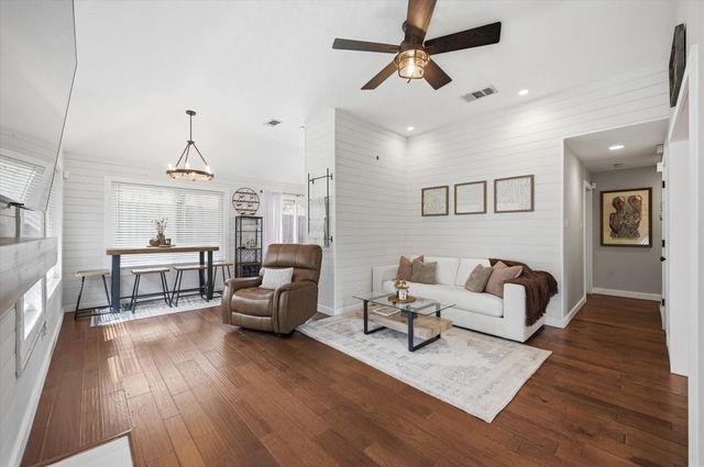 1453 Hampton Road, Grapevine, TX 76051