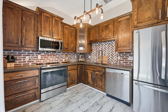 1453 Hampton Road, Grapevine, TX 76051