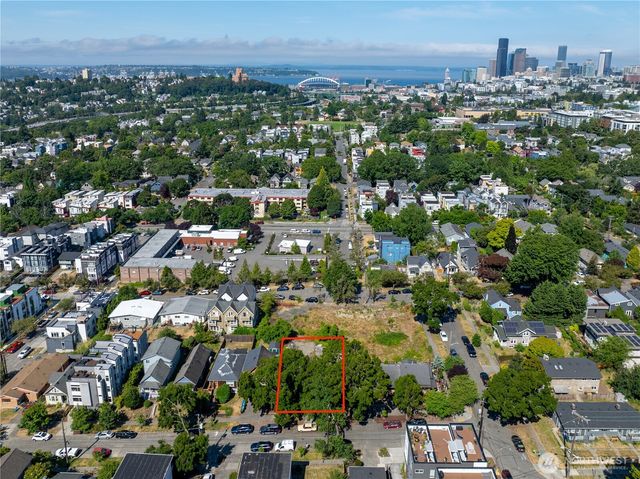 811 29th Avenue S, Seattle, WA 98122
