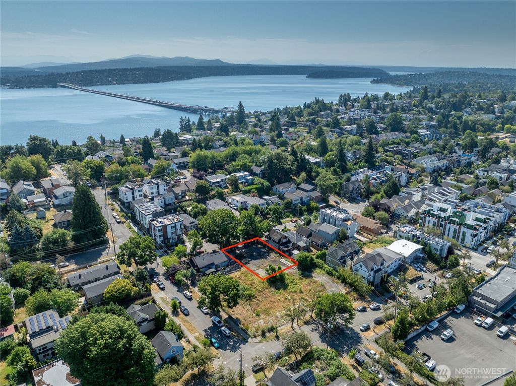 811 29th Avenue S, Seattle, WA 98122