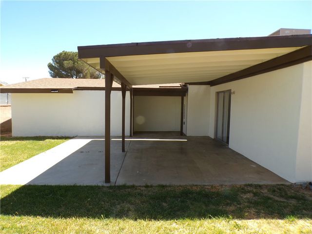 44715 5th Street E, Lancaster, CA 93535