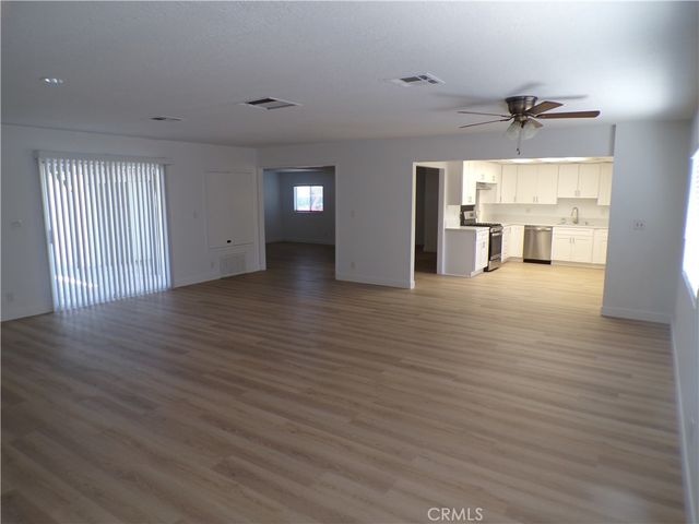 44715 5th Street E, Lancaster, CA 93535