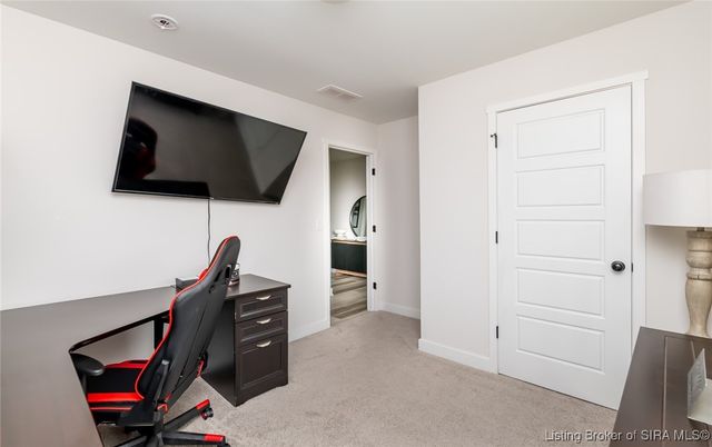 829 Wolf Run Park Boulevard, Jeffersonville, IN 47130