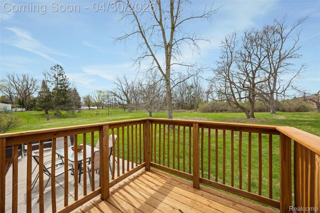 24903 Lois Lane, Southfield, MI 48075