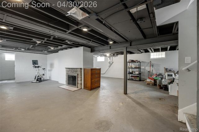 24903 Lois Lane, Southfield, MI 48075