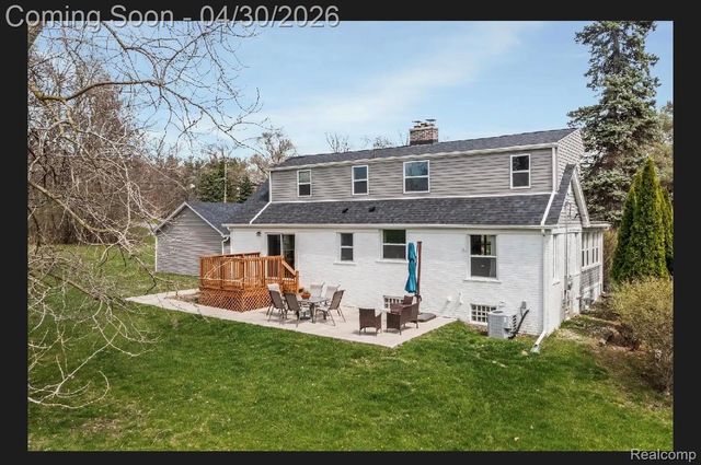 24903 Lois Lane, Southfield, MI 48075