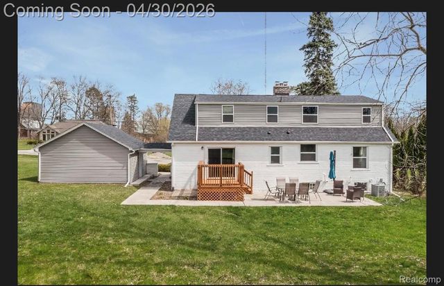 24903 Lois Lane, Southfield, MI 48075