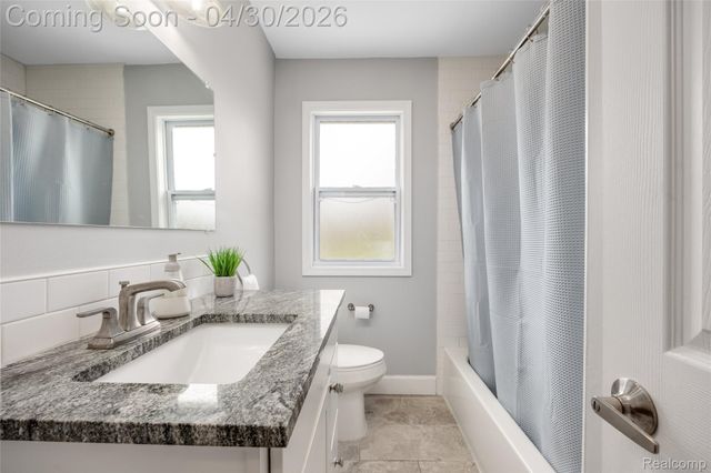 24903 Lois Lane, Southfield, MI 48075