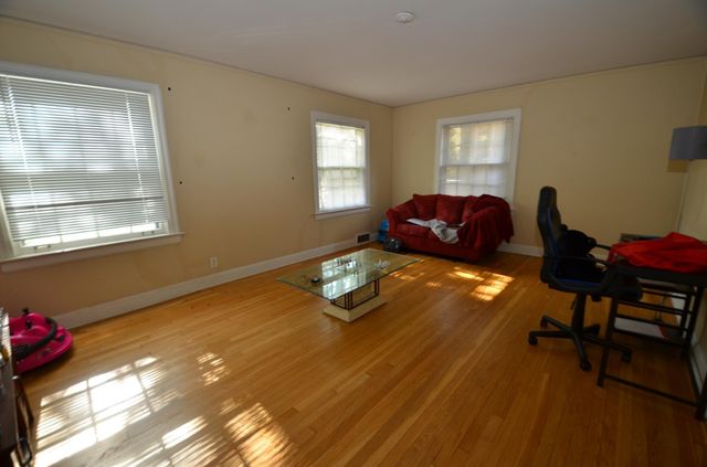 222 S 21st Avenue E, Duluth, MN 55812