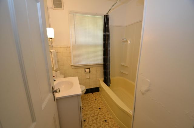 222 S 21st Avenue E, Duluth, MN 55812