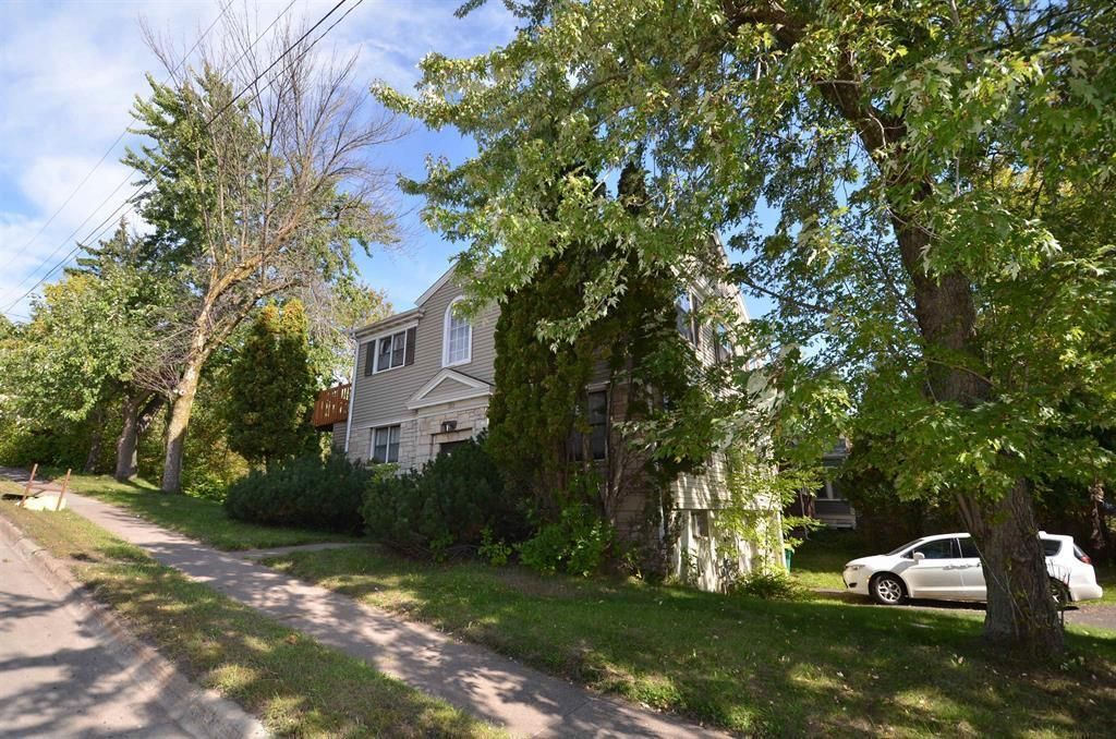 222 S 21st Avenue E, Duluth, MN 55812