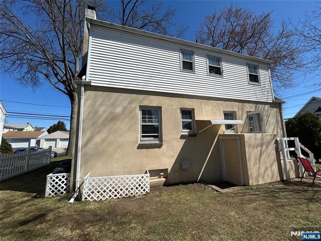 4 10th Avenue, Hawthorne, NJ 07506